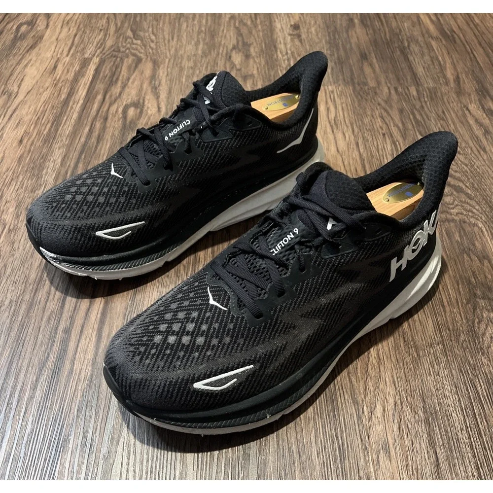 Hoka Men's Clifton 9 Lace Up Athletic Running Shoes Black/White Size 10.5 2E